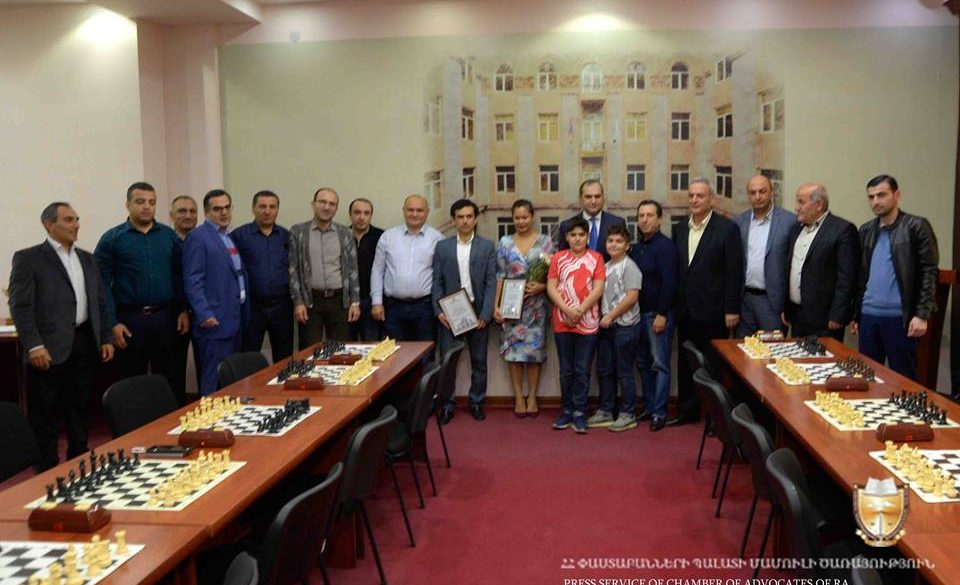 ՓԱՍՏԱԲԱՆՆԵՐԻ ՇԱԽՄԱՏԻ ՄՐՑԱՇԱՐ ԵՎ ԽԱՂ ՍԵԱՆՍ ԳՐՈՍՄԱՅՍՏԵՐՆԵՐԻ ՀԵՏ