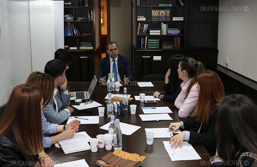 Արա Զոհրաբյանը հանդիպեց Երիտասարդ առաջնորդների հակակոռուպցիոն դպրոցի ունկնդիրներին